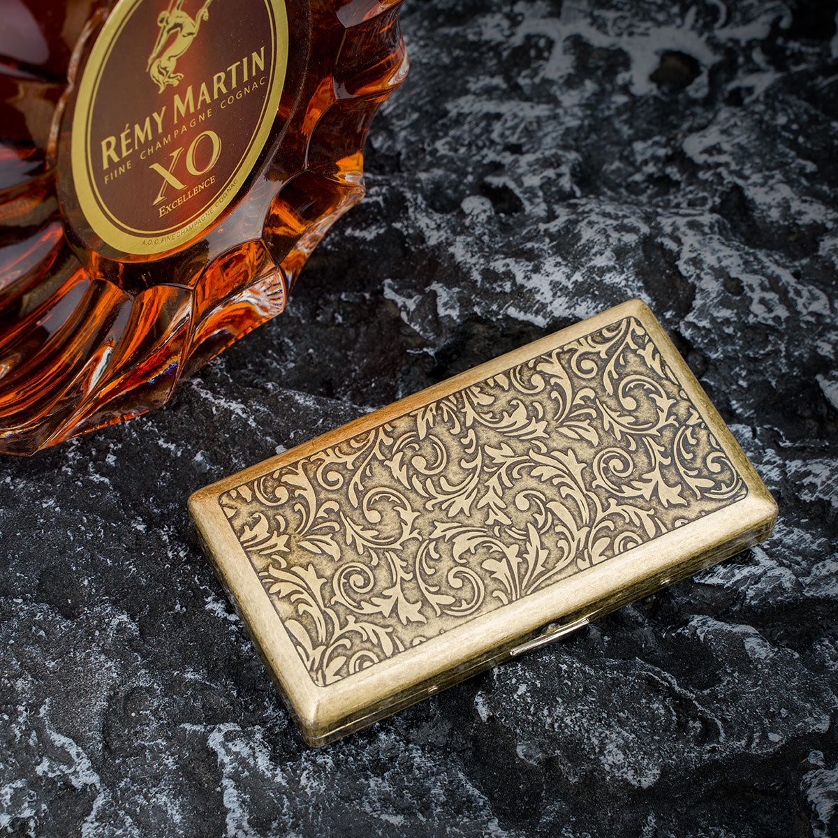 Retro Metal Cigarette Case - Antique Brass, Double-Sided Spring Clip Holder for Regular & 100s Cigarettes, Crush-Proof Portable Box