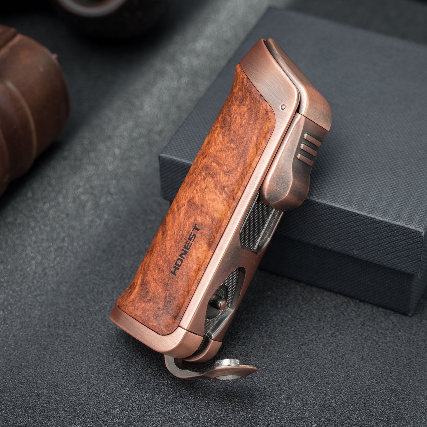 Cigar Lighter Windproof Triple Jet Flame Lighter Butane Refillable Torch Lighter with Cigar Punch