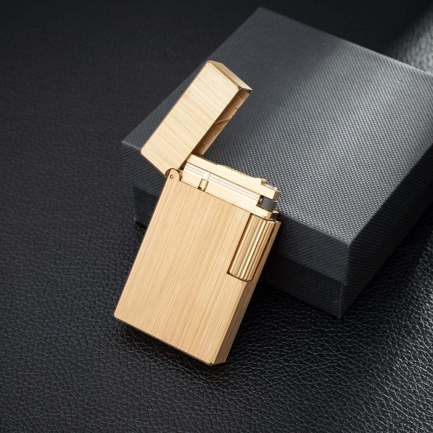 Classic Soft Flame Solid Brass Kerosene Lighter Side Wheel Lighter for Outdoor Camping Men's Gifts